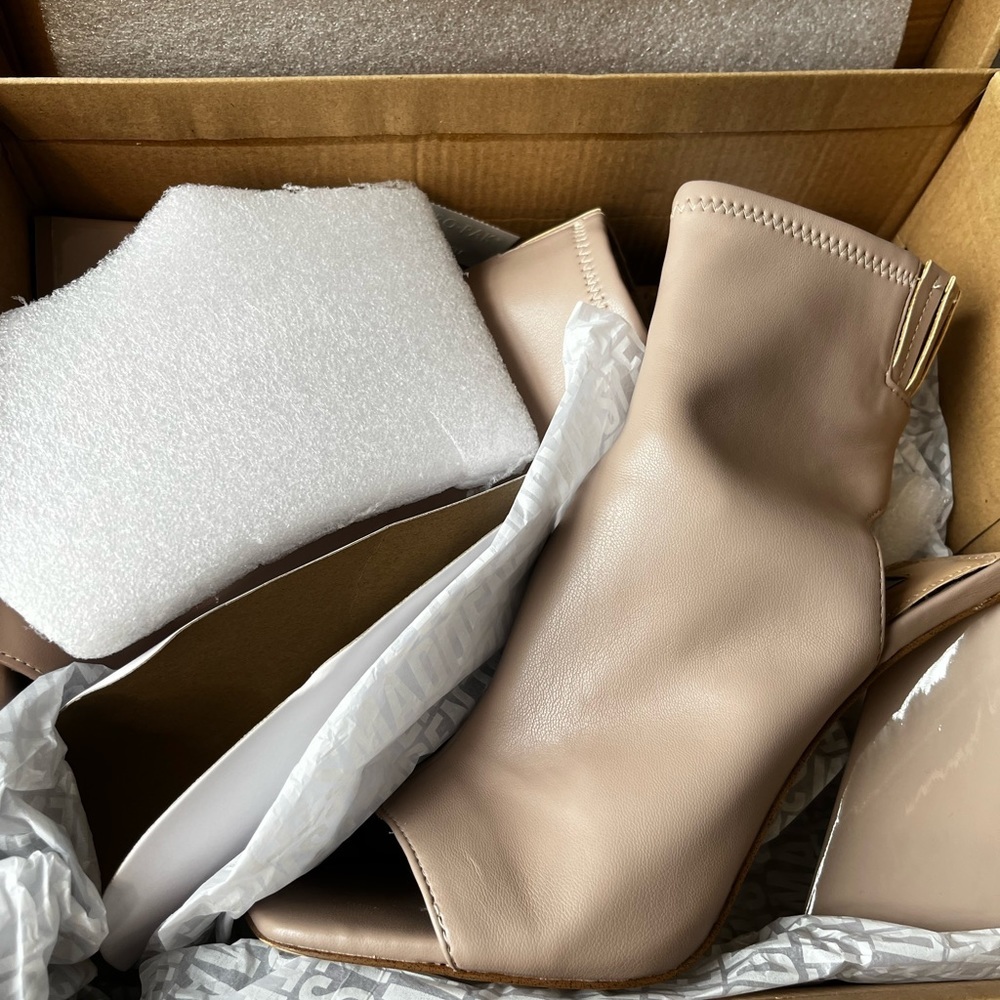 Steve Madden Transfer Block Heel Square Toe Booties Shoes - Picture 13 of 16